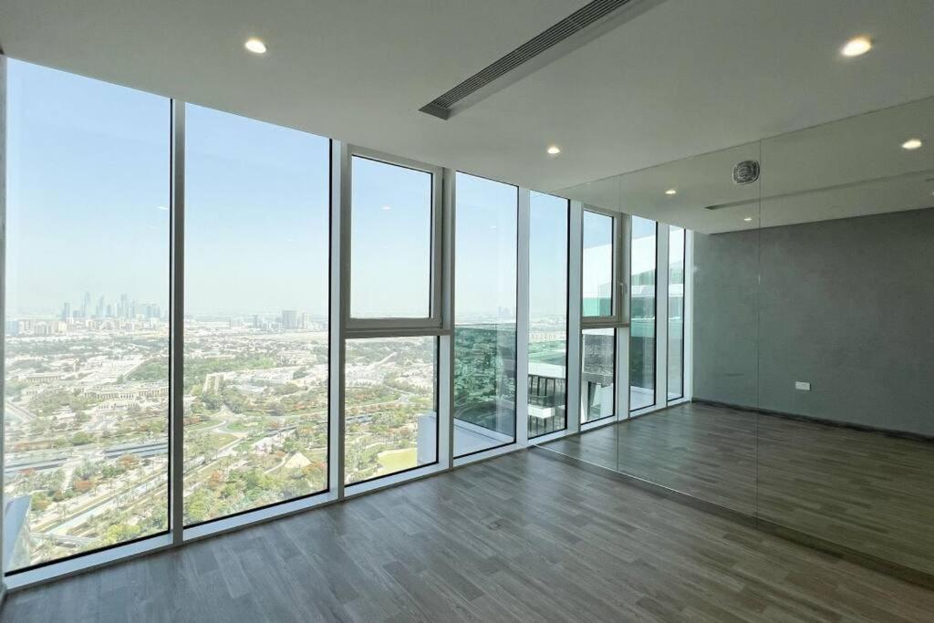 Appartamento Chic 2 Bed Near Trade Centre With 5 Star Amenities Dubai Esterno foto