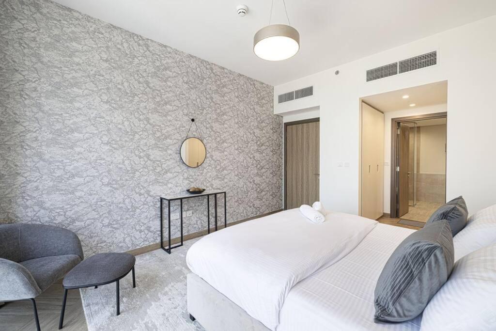 Appartamento Chic 2 Bed Near Trade Centre With 5 Star Amenities Dubai Esterno foto