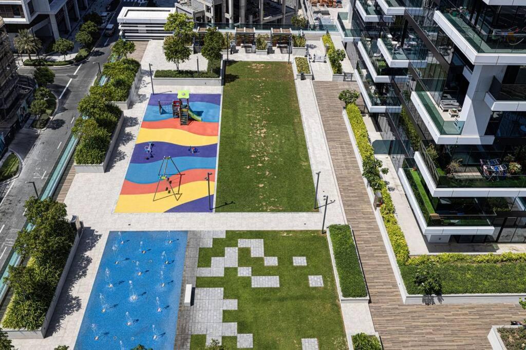 Appartamento Chic 2 Bed Near Trade Centre With 5 Star Amenities Dubai Esterno foto