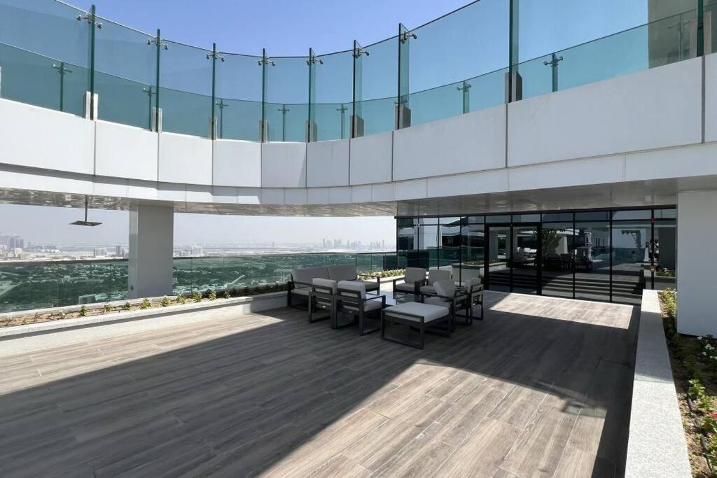 Appartamento Chic 2 Bed Near Trade Centre With 5 Star Amenities Dubai Esterno foto