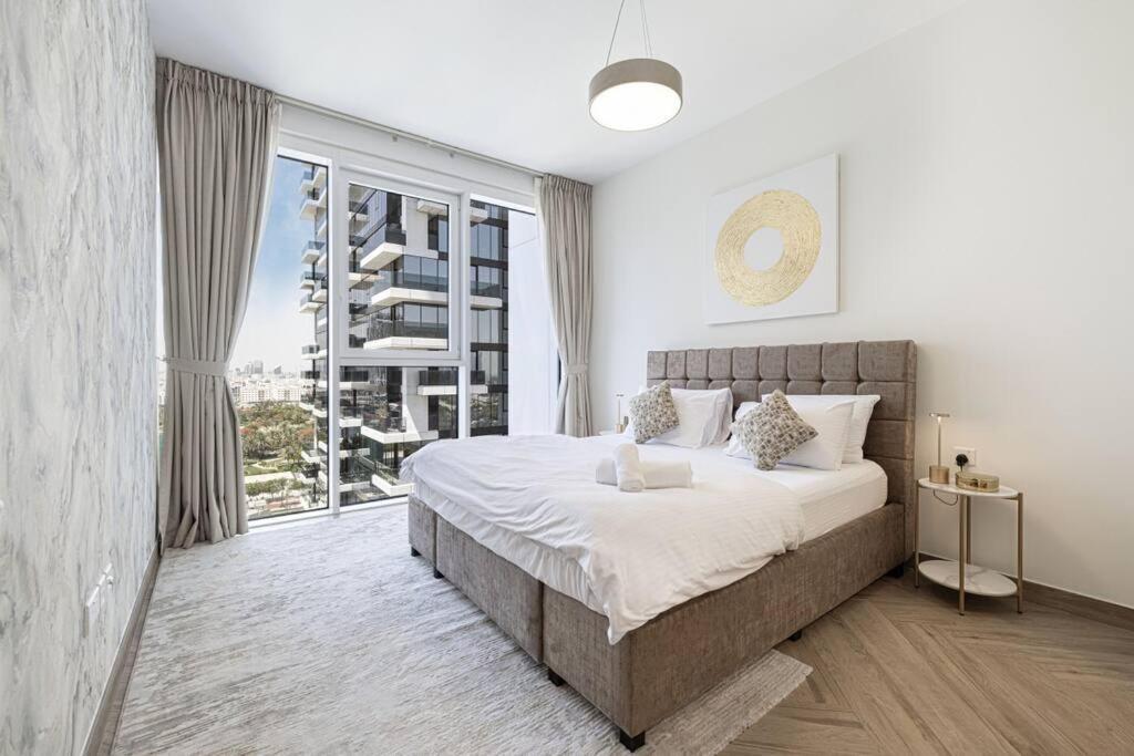 Appartamento Chic 2 Bed Near Trade Centre With 5 Star Amenities Dubai Esterno foto