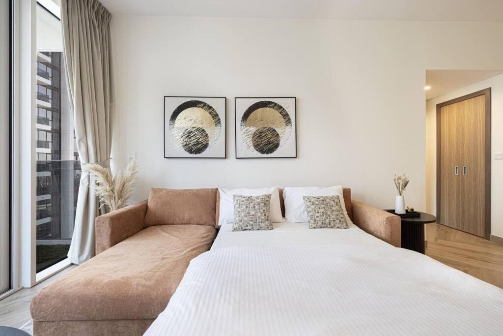 Appartamento Chic 2 Bed Near Trade Centre With 5 Star Amenities Dubai Esterno foto