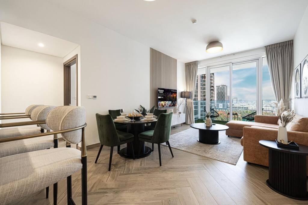 Appartamento Chic 2 Bed Near Trade Centre With 5 Star Amenities Dubai Esterno foto